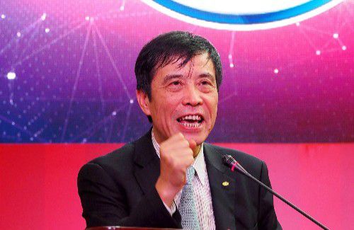 男生怀孕大肚子要生宝宝了视频